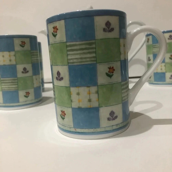 - Studio nova teapot and 4 cups - Picture 2 of 3